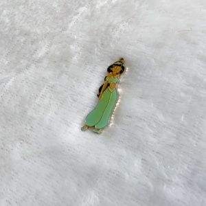 Disney’s Aladdin Gold Enamel Jasmine Pendant
